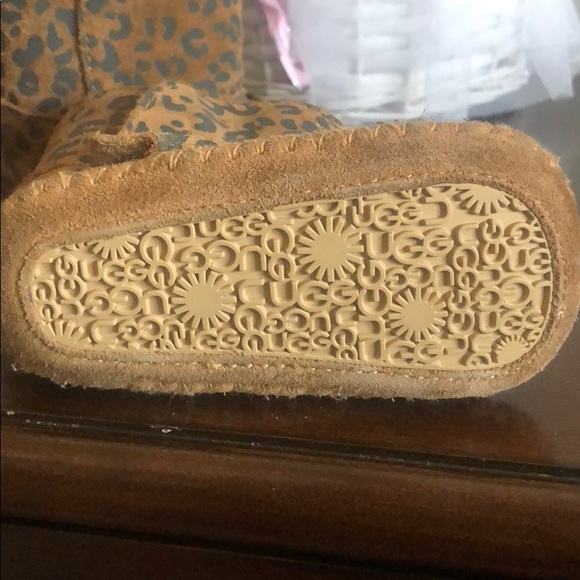 Baby Lepoard Uggs - Picture 2 of 2